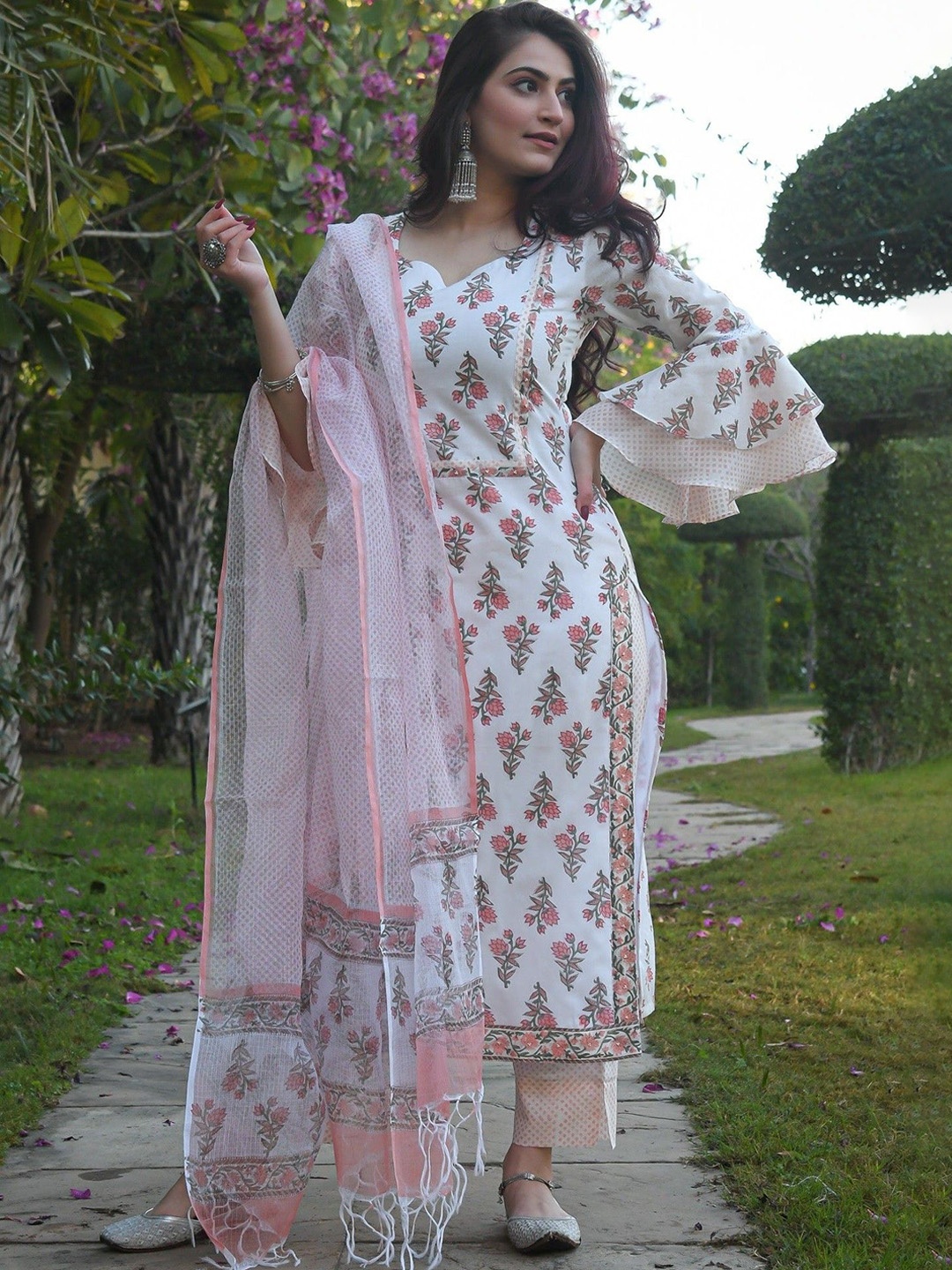 

Moda Rapido Women Floral Printed Regular Kurta with Trousers & With Dupatta, Pink