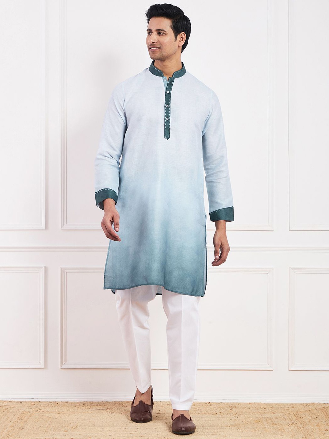 

Satwaa Ombre Dyed Thread Work Mandarin Collar Cotton Straight Kurta, Green