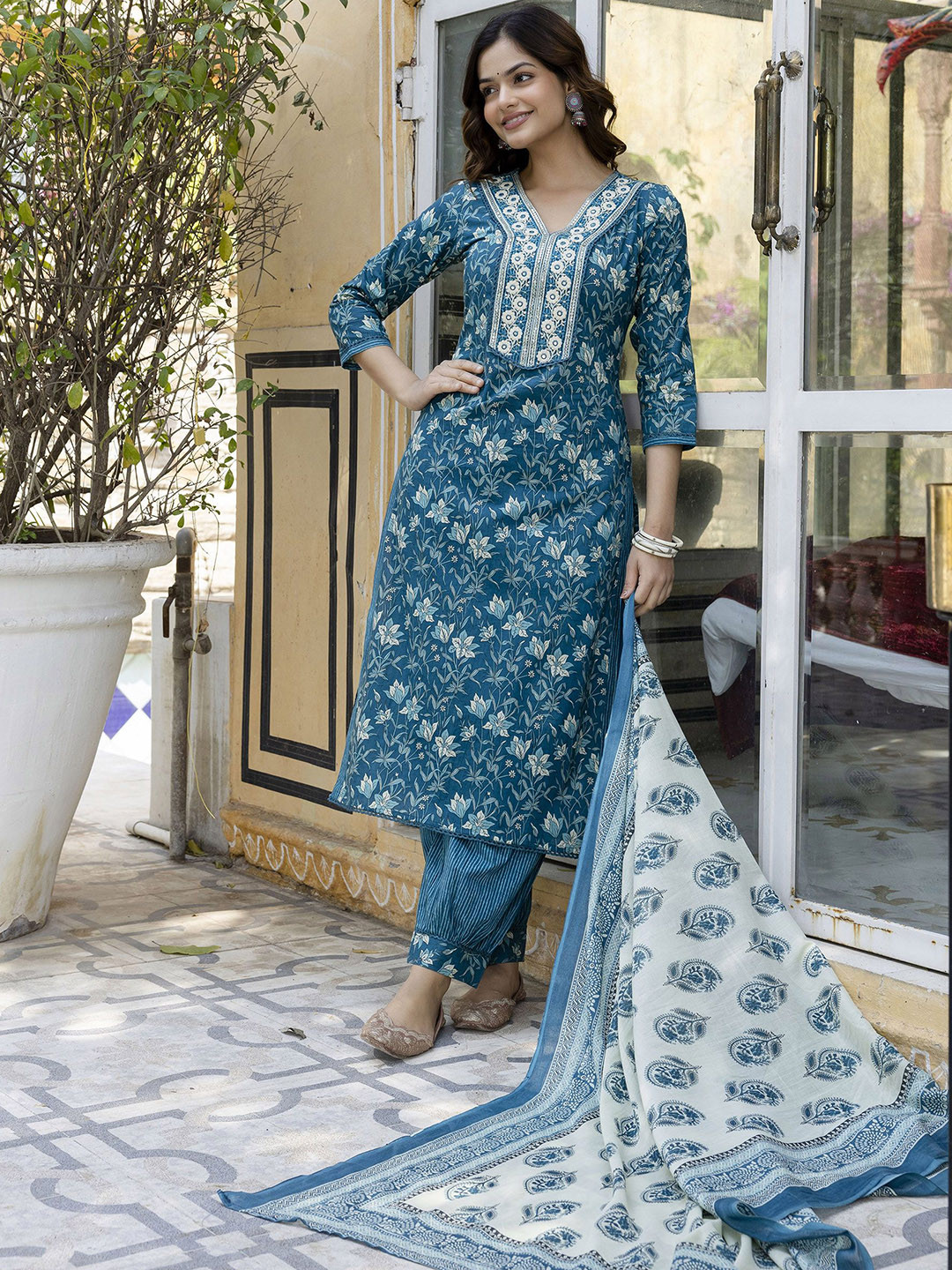 

EthniFlair Women Floral Embroidered Regular Pure Cotton Kurta with Patiala & With Dupatta, Blue