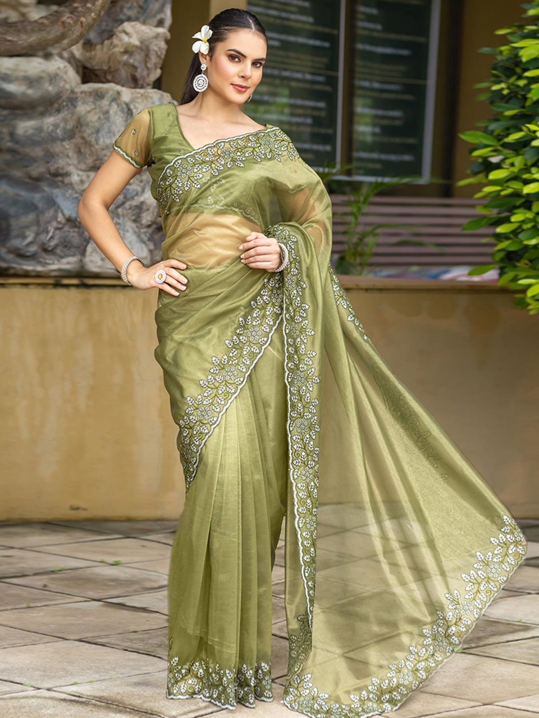 

Peachmode Floral Beads and Stones Net Saree, Green