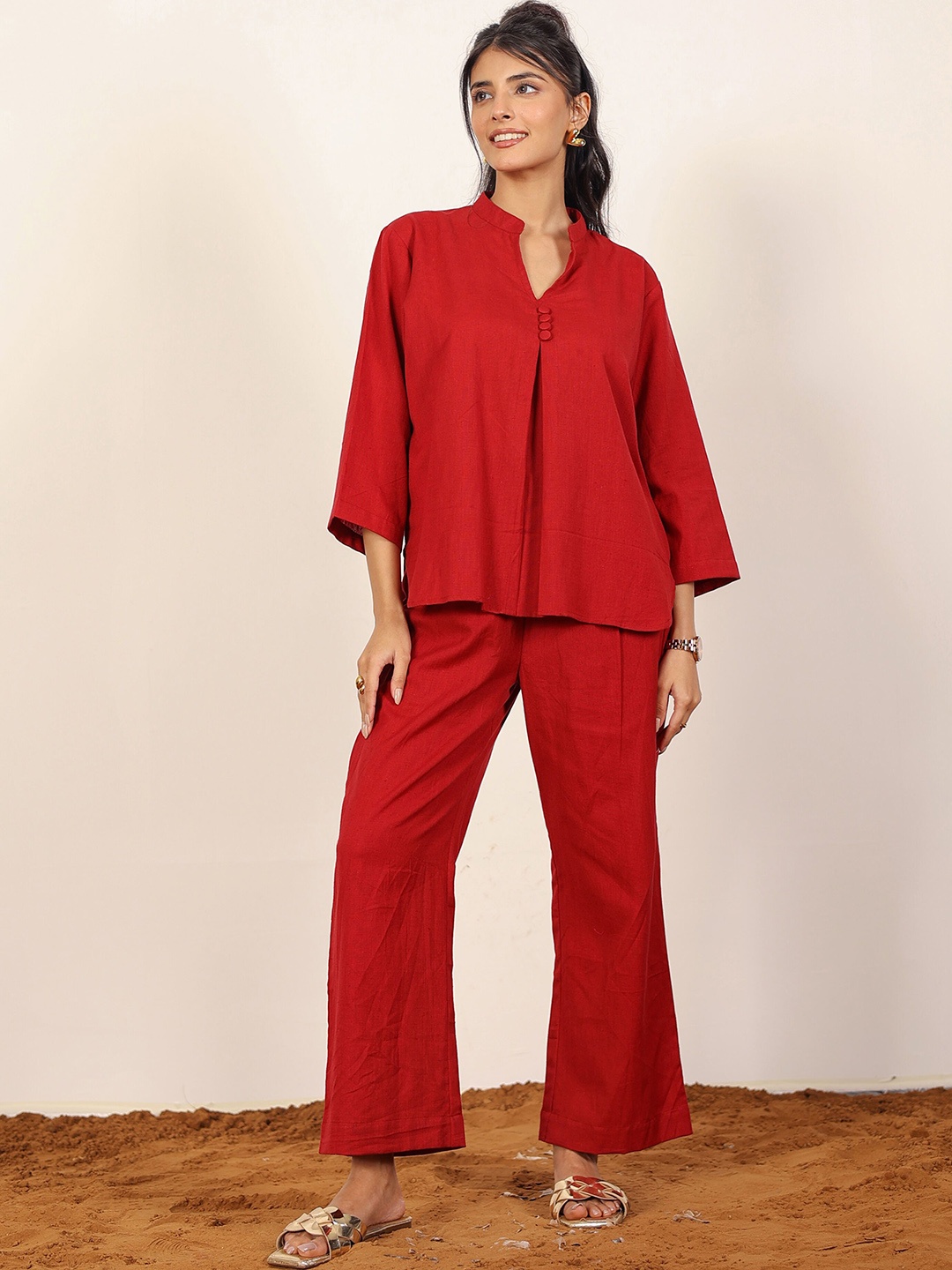 

KAORI BY SHREYA AGARWAL Pure Cotton Mandarin Collar Neck Top With Trousers Co-Ords, Red