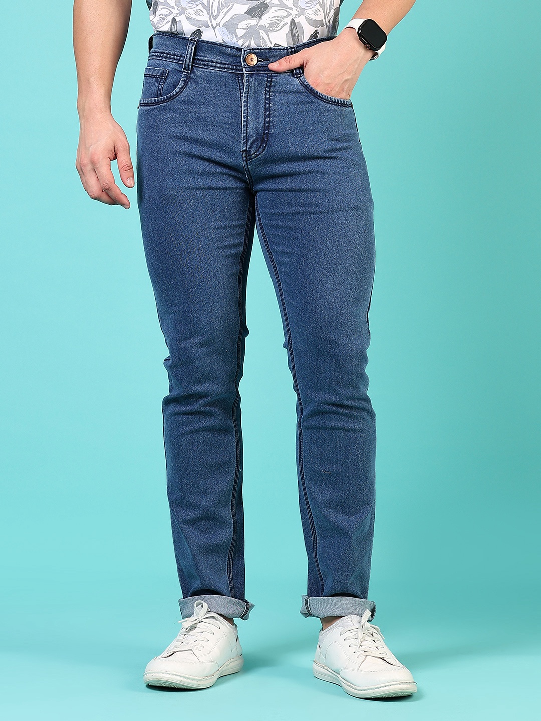 

V-Mart Men Light Fade Jeans, Blue