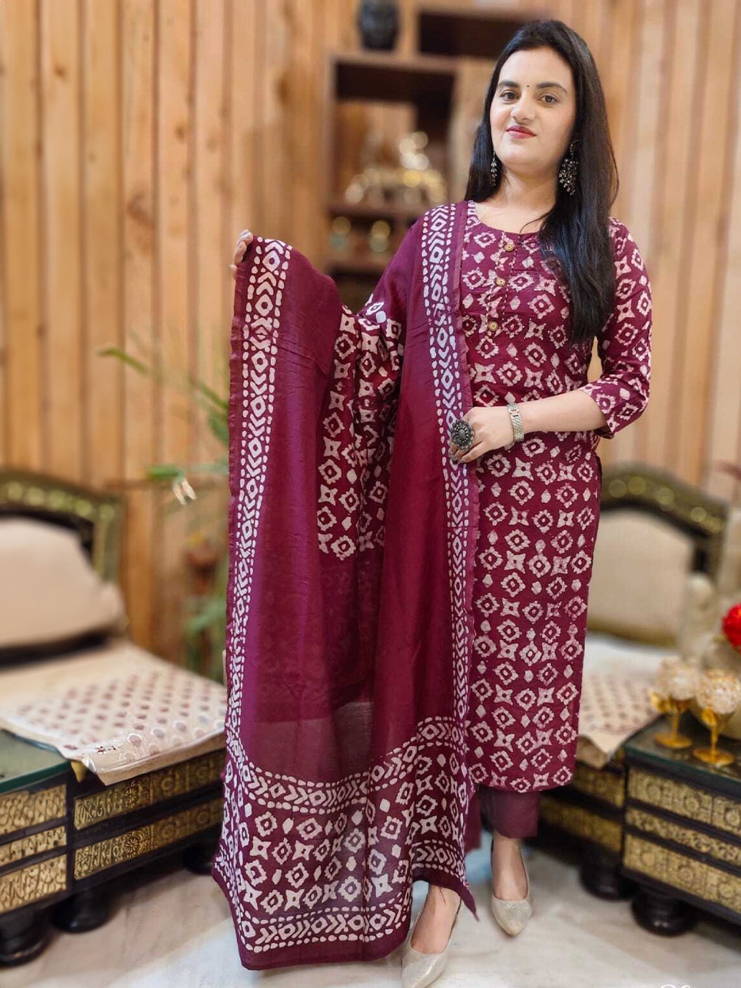 

Piludi Women Ethnic Motifs Printed Regular Kurta with Trousers & With Dupatta, Purple