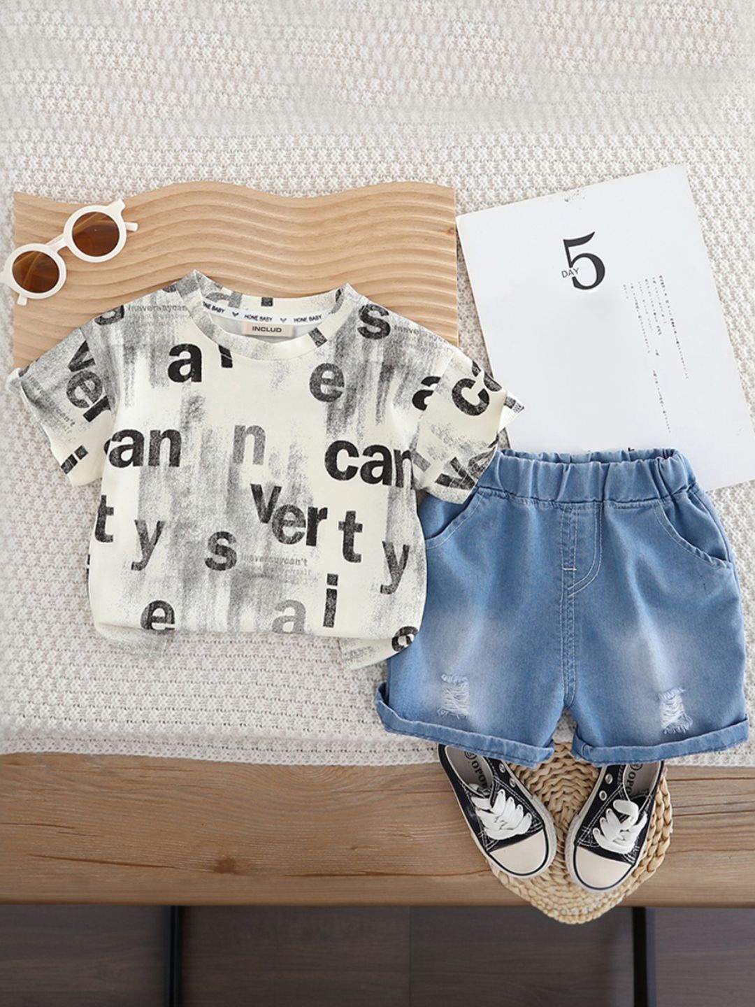 

INCLUD Boys Printed T-shirt with Shorts, Off white