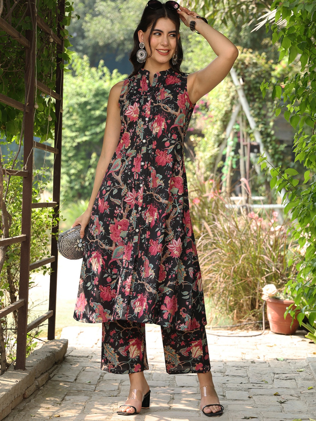 

GULMOHAR JAIPUR Women Floral Printed Regular Pure Cotton Kurta with Palazzos, Black