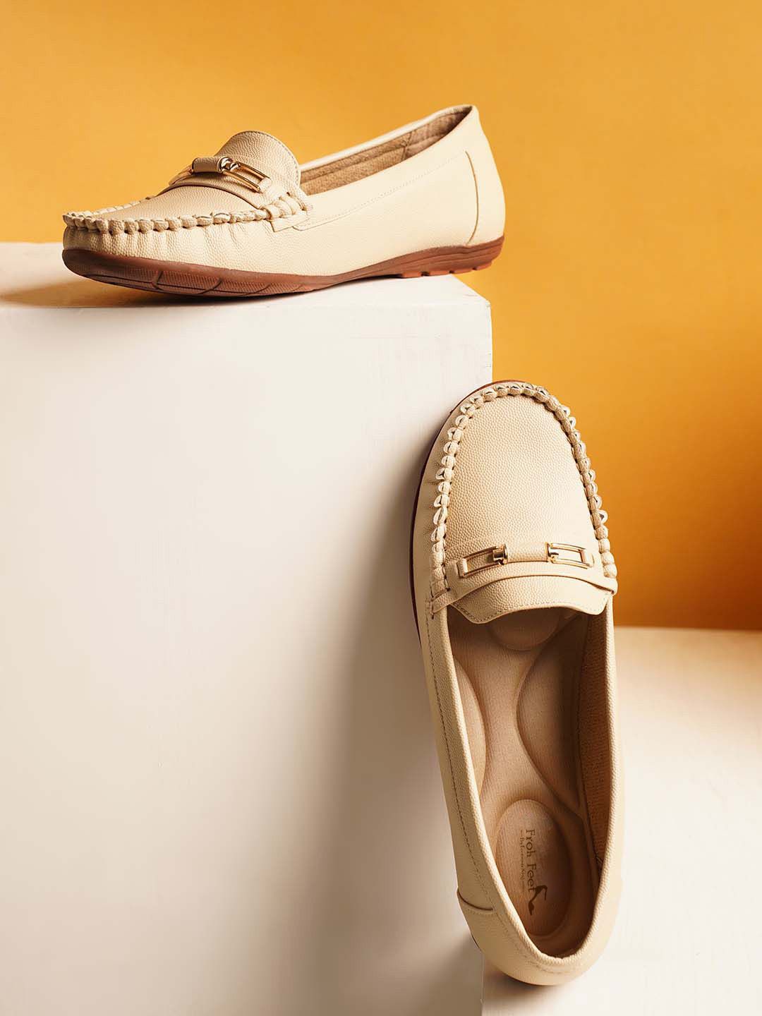 

Froh Feet Women Loafers, Cream