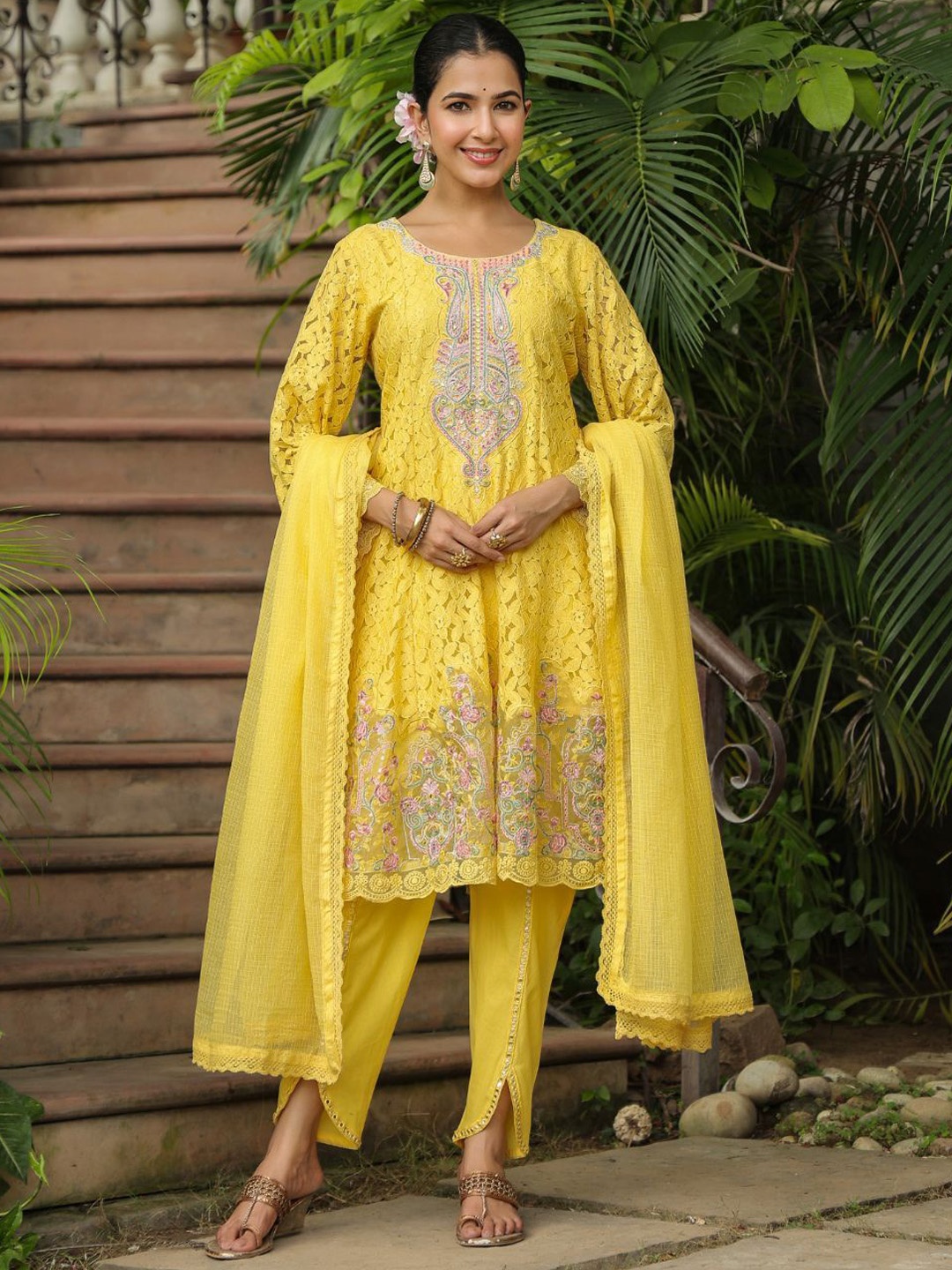 

Zolo Label Women Floral Embroidered Panelled Thread Work Kurta with Trousers & With Dupatta, Yellow
