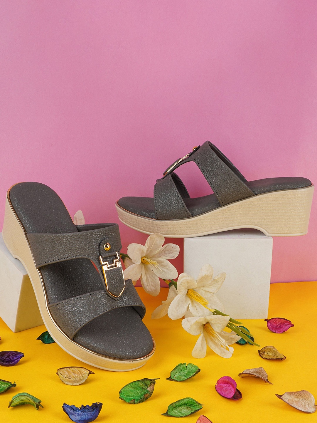 

BAESD Platform Mules, Black