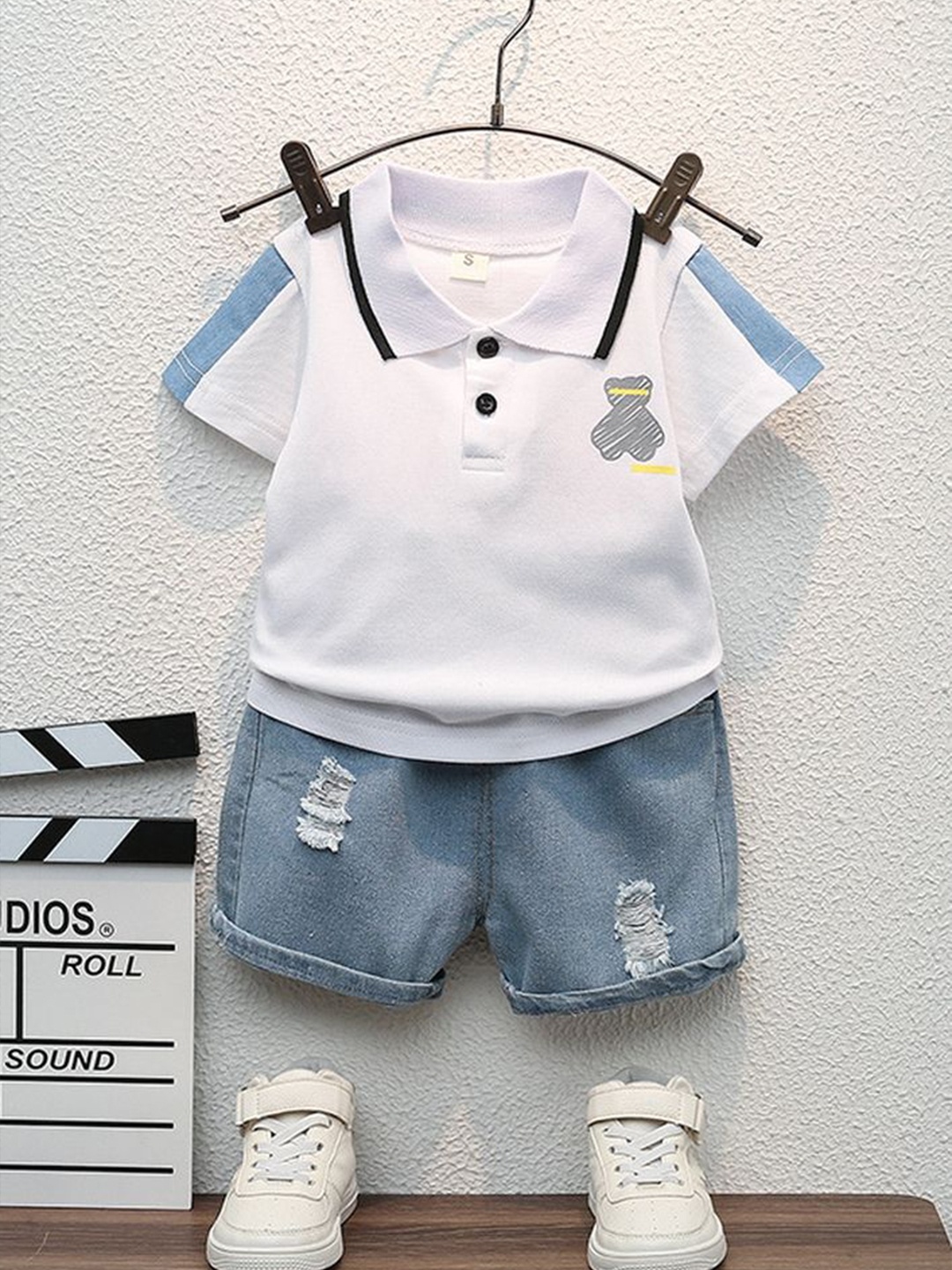 

LULU & SKY Boys Printed T-shirt with Shorts, White
