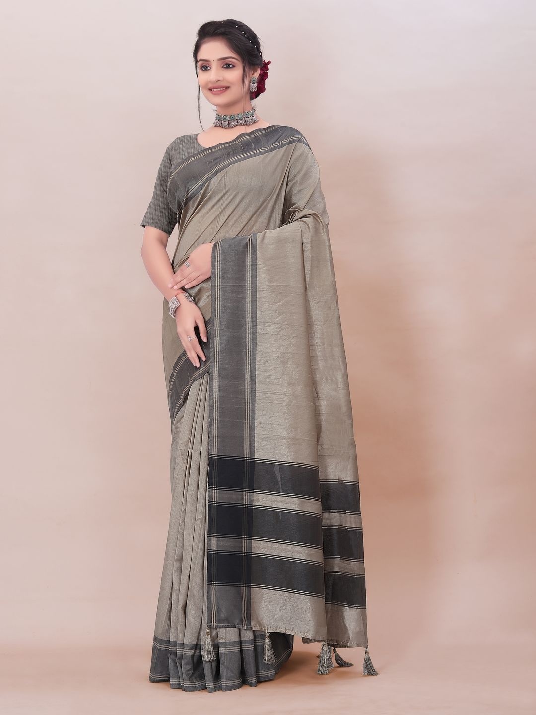 

Suha Art Silk Saree, Grey