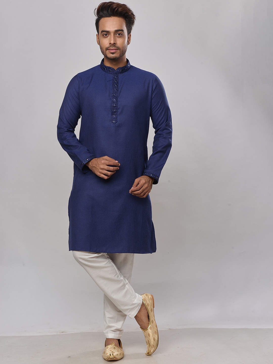 

KHAAS Men Ethnic Motifs Striped Mirror Work Kurta, Navy blue