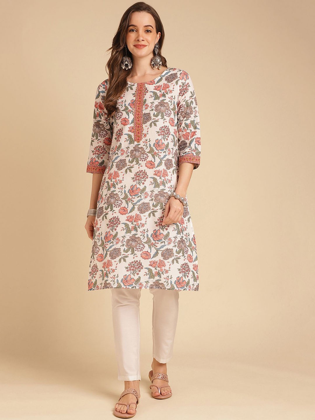 

Rangita Women Floral Printed Kurta, Coral
