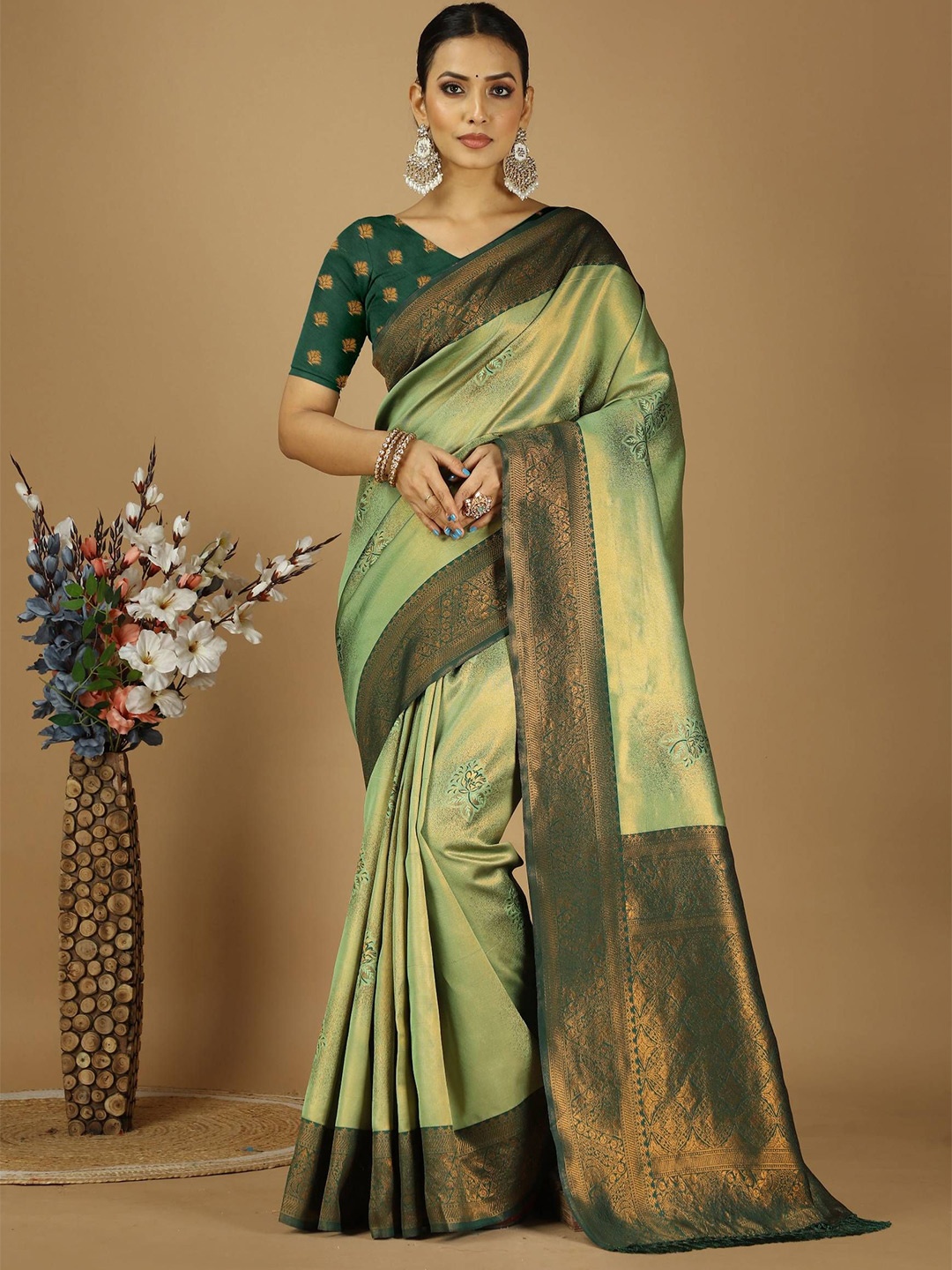 

HERE&NOW Woven Design Zari Art Silk Banarasi Saree, Green