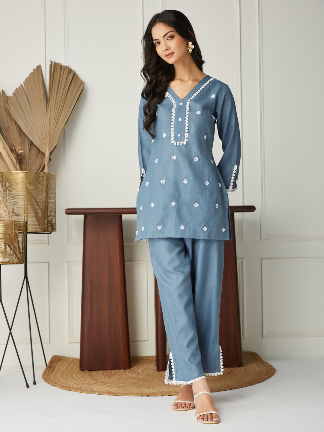 

FASHVERSE Women Embroidered Regular Kurta with Trousers, Blue