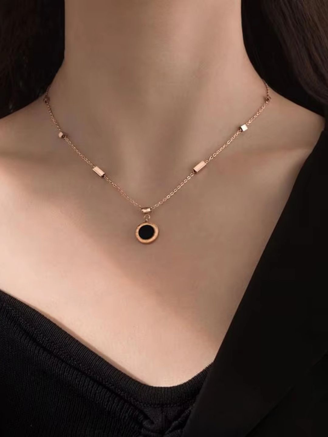 

Lyriss Rose Gold-Plated Cubic Zirconia Studded Round Charm Pedant With Chain