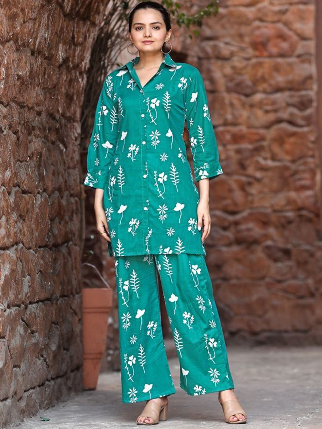 

NYTY20 Women Floral Printed Regular Pure Cotton Kurta with Palazzos, Blue