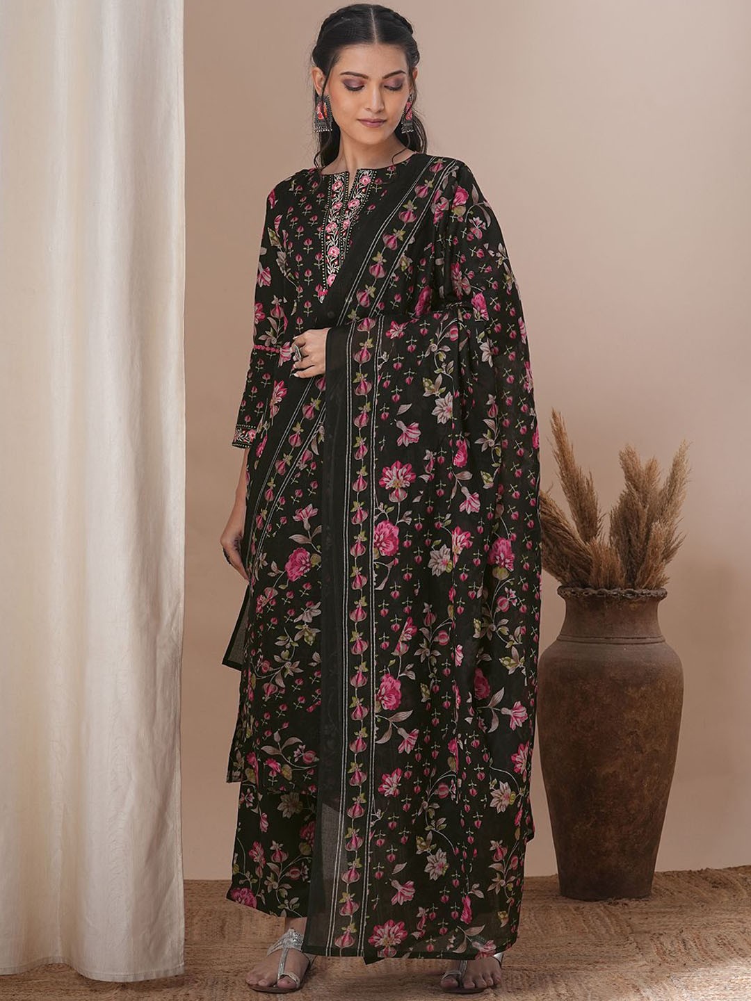 

FASHOR Women Floral Printed Regular Mirror Work Pure Cotton Kurta with Trousers & With Dupatta, Black