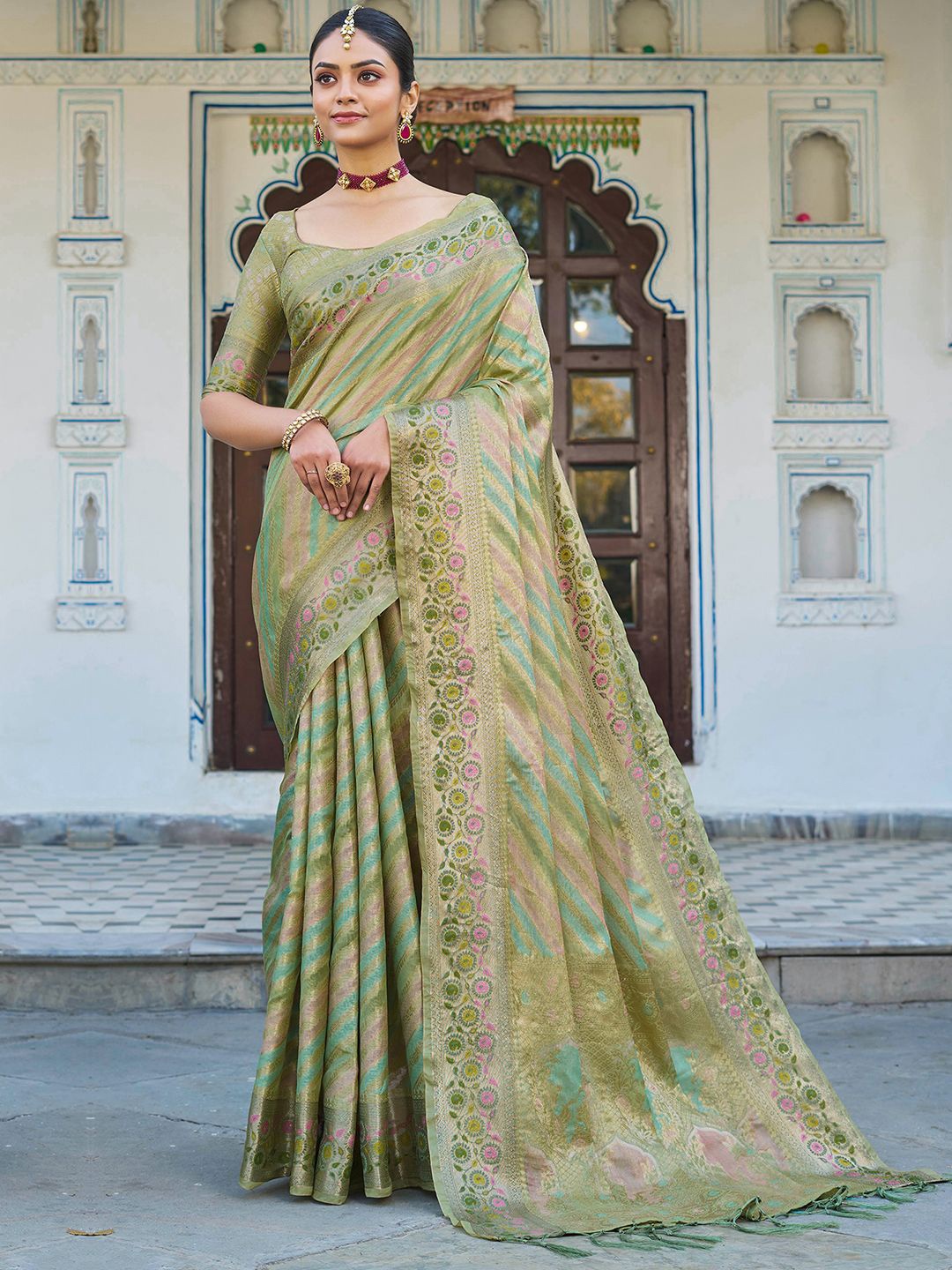 

Satrani Woven Design Zari Pure Silk Saree, Green