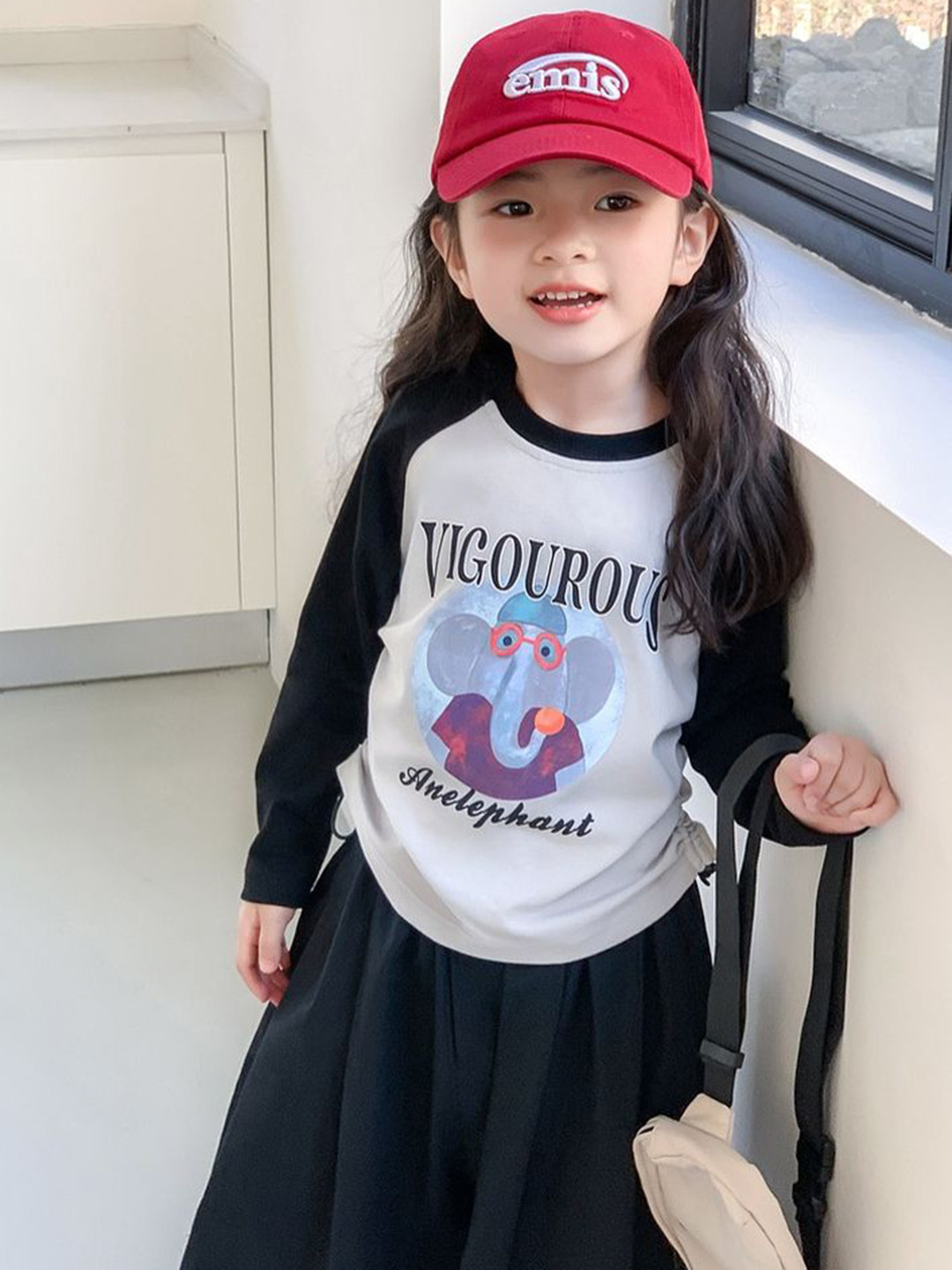 

LULU & SKY Girls Printed Drop-Shoulder Sleeves Applique T-shirt, Grey