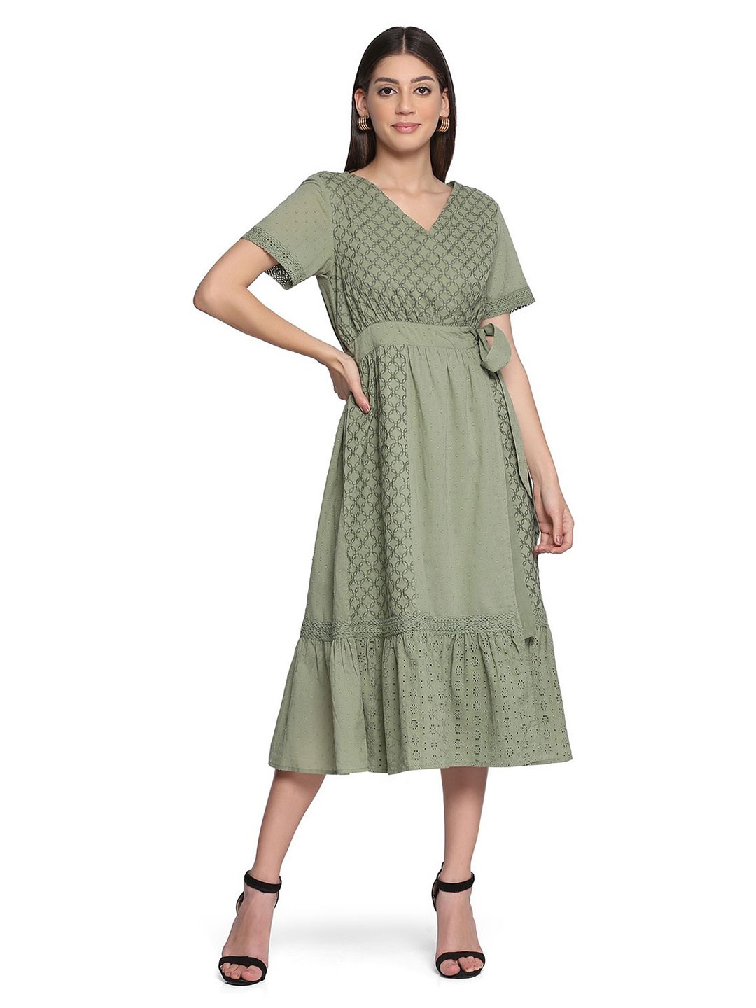 

The Roadster Lifestyle Co Embroidered Cotton V Neck A-Line Dresses, Green