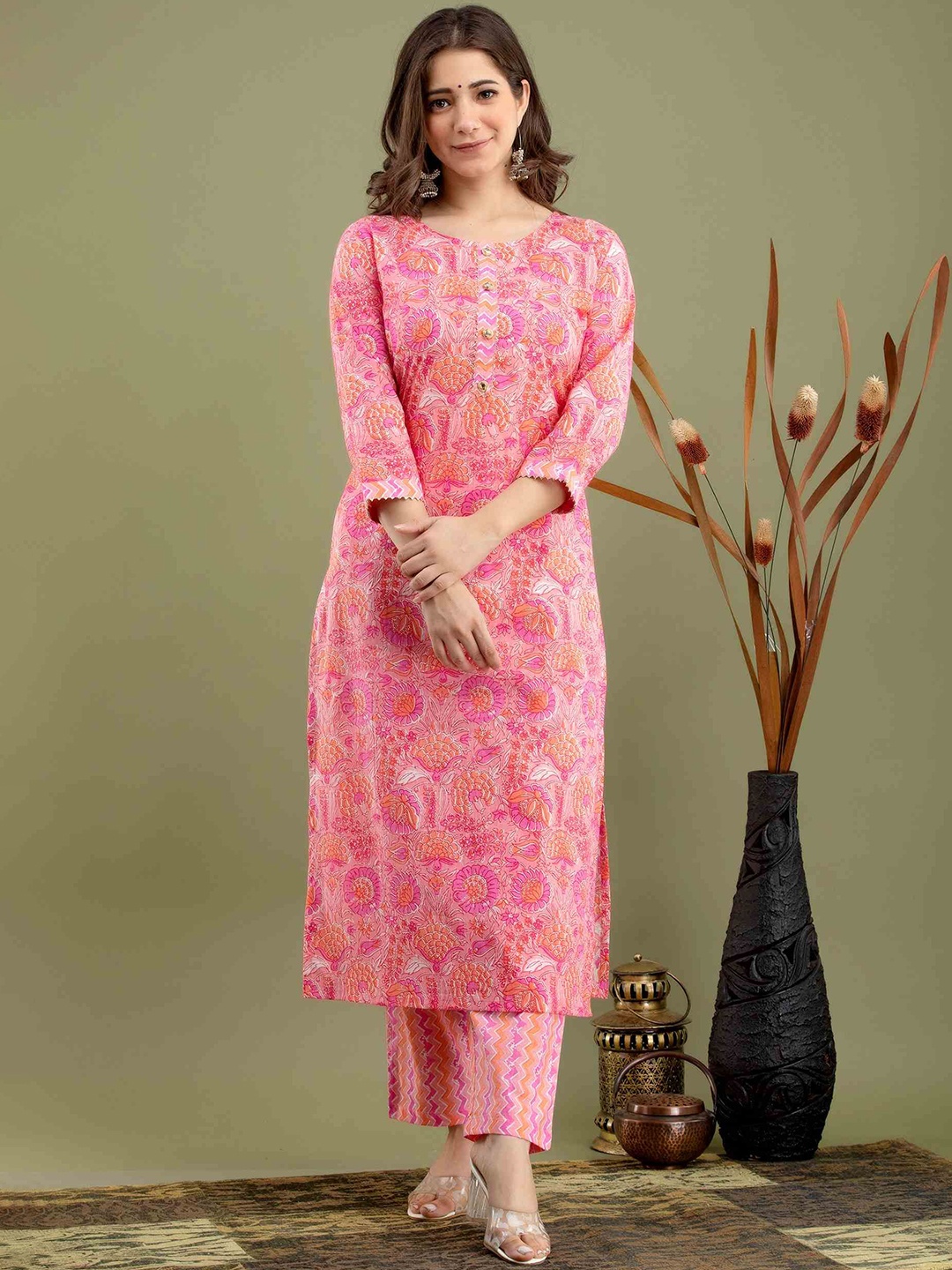 

MissKurti Women Floral Printed Regular Pure Cotton Kurta with Trousers, Pink