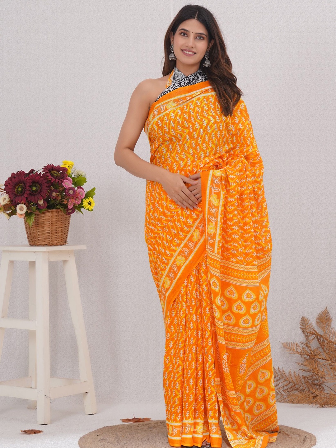

Shivanya Handicrafts Floral Pure Cotton Block Print Saree, Yellow