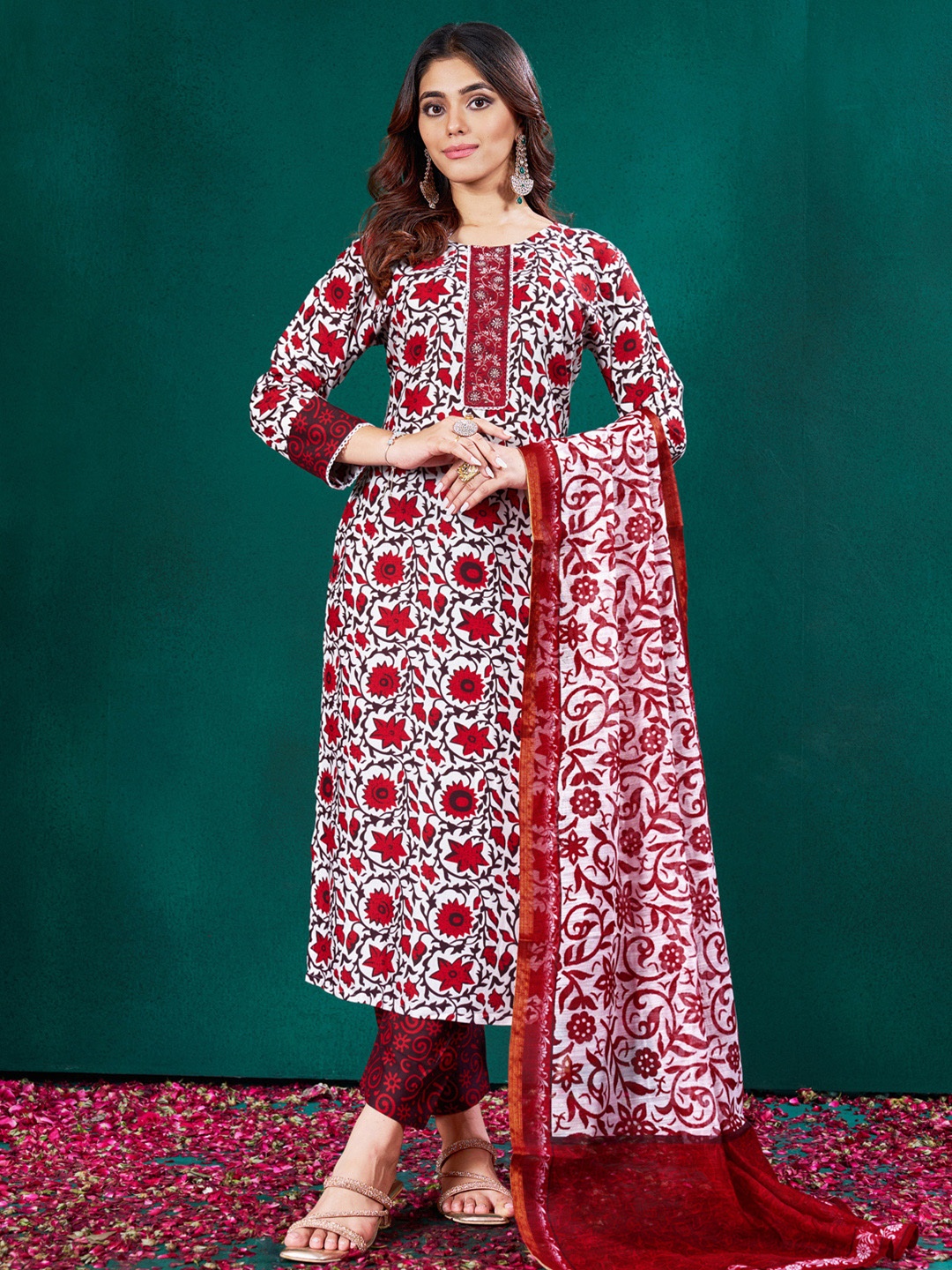 

HERE&NOW Women Floral Printed Regular Kurta with Trousers & With Dupatta, Red