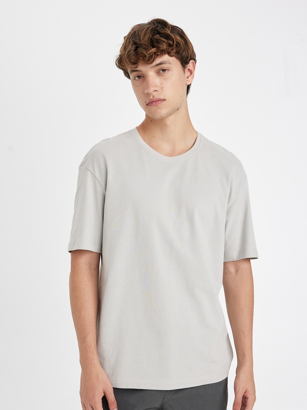 

DeFacto Men Raw Edge T-shirt, Na