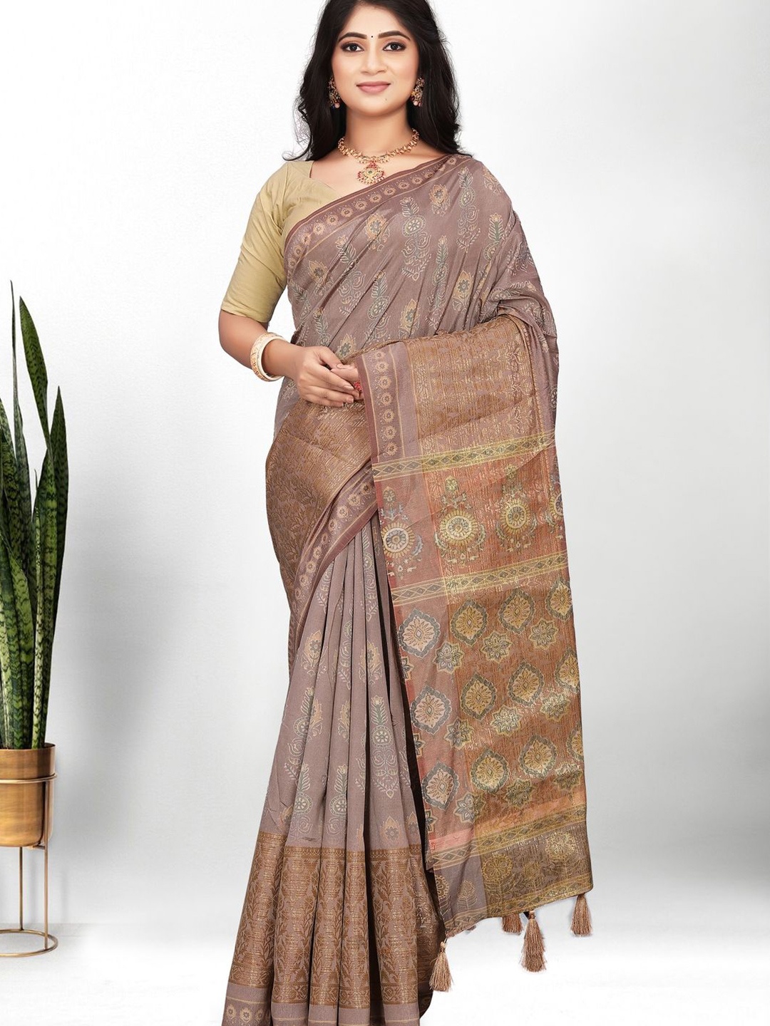 

Suha Woven Design Zari Art Silk Saree, Brown