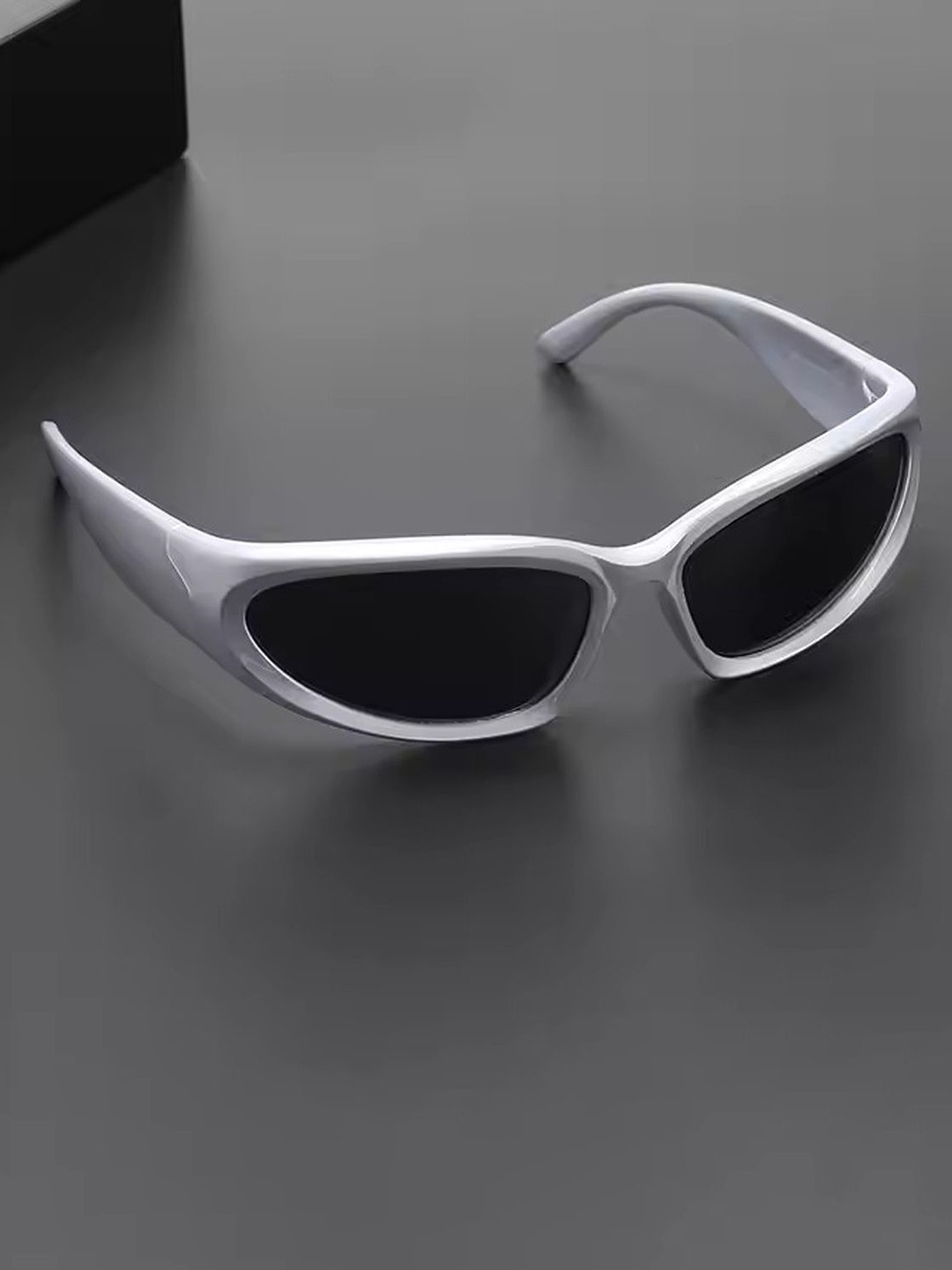 

HAYDEN haiza Women Other Sunglasses with UV Protected Lens, Black