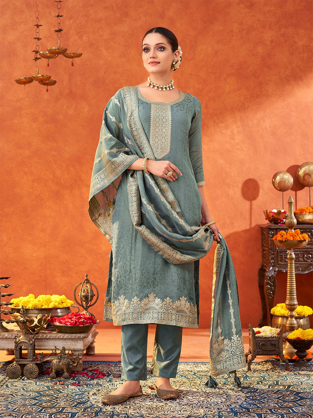 

Fourleaf Women Regular Kurta with Trousers & With Dupatta, Grey