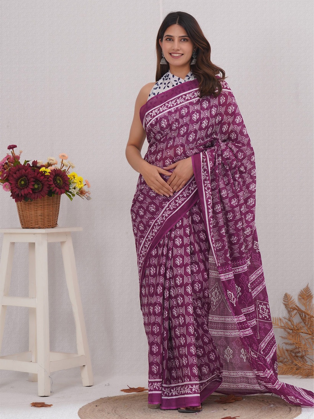 

Shivanya Handicrafts Floral Pure Cotton Block Print Saree, Purple