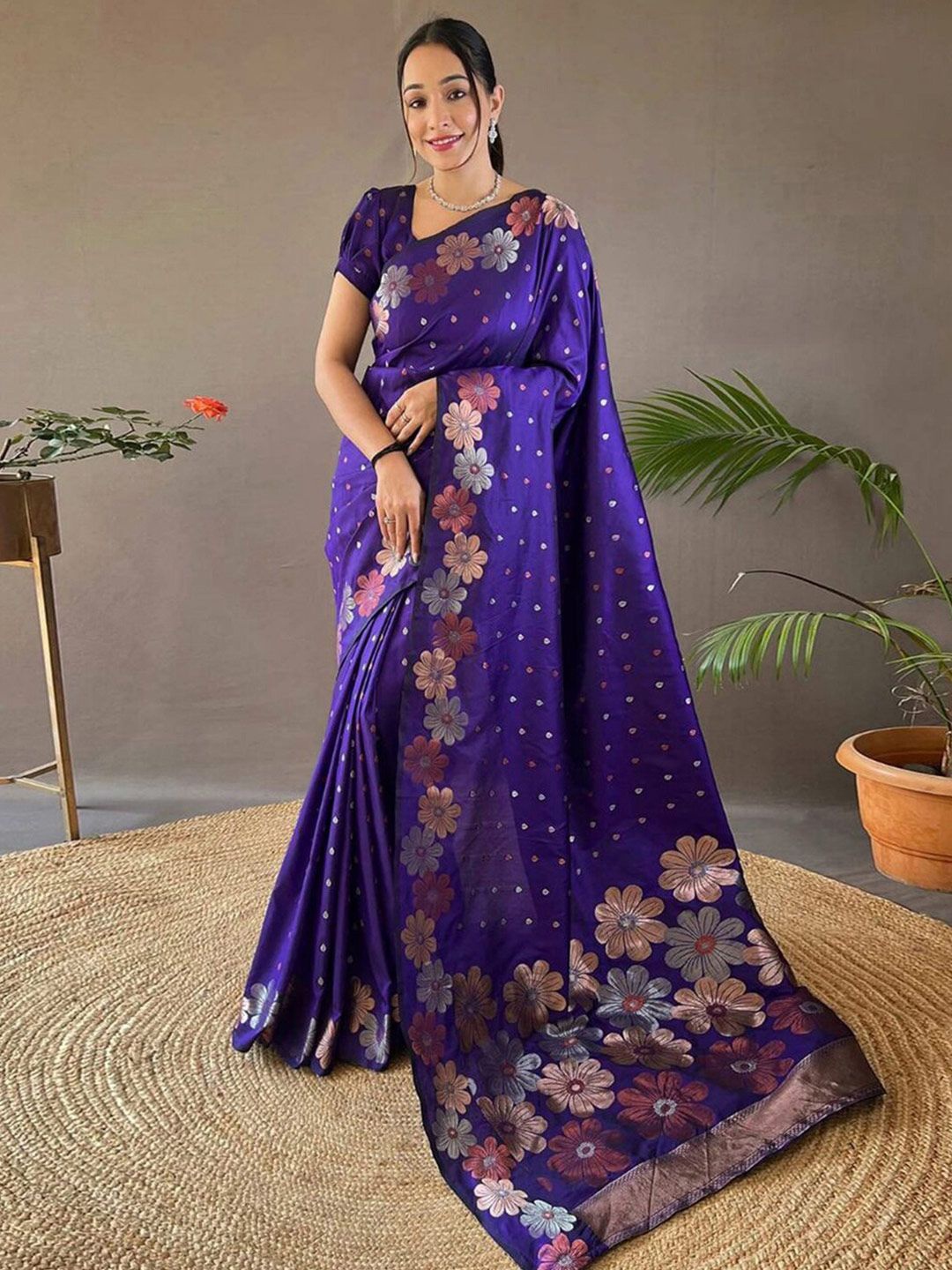 

DIVASTRI Woven Design Zari Silk Blend Banarasi Saree, Violet