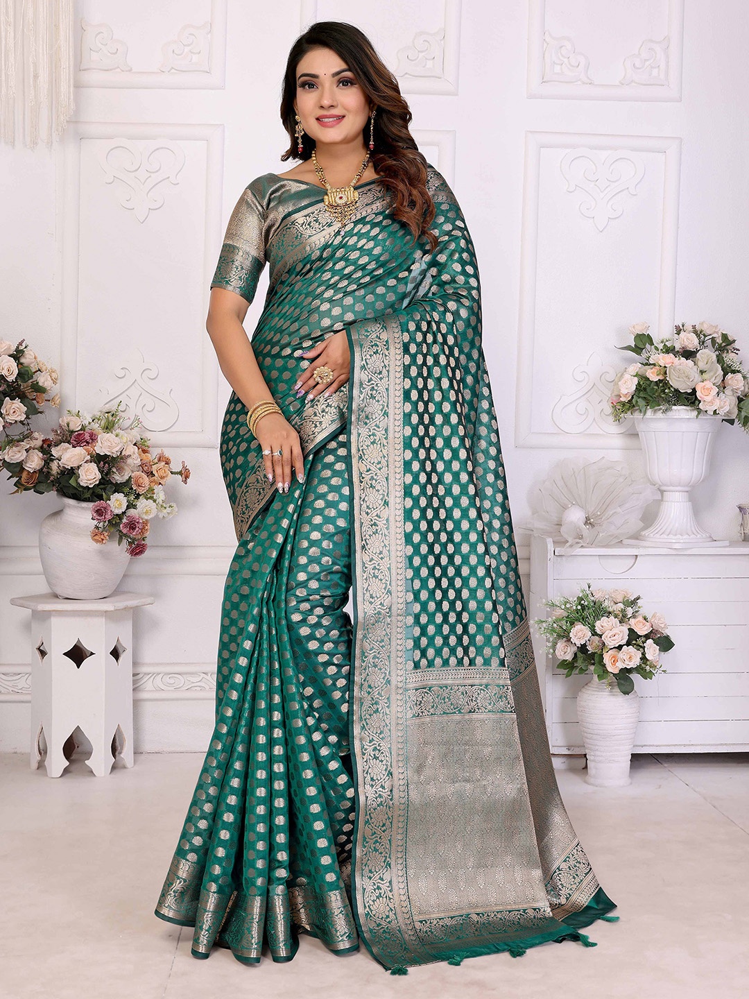 

HEER FASHION Woven Design Zari Organza Banarasi Saree, Green