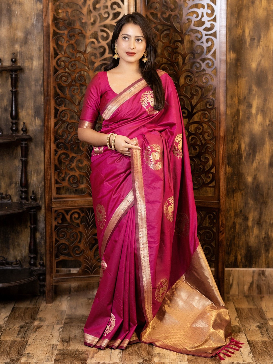 

LeeliPeeri Designer Woven Design Zari Silk Blend Saree, Pink