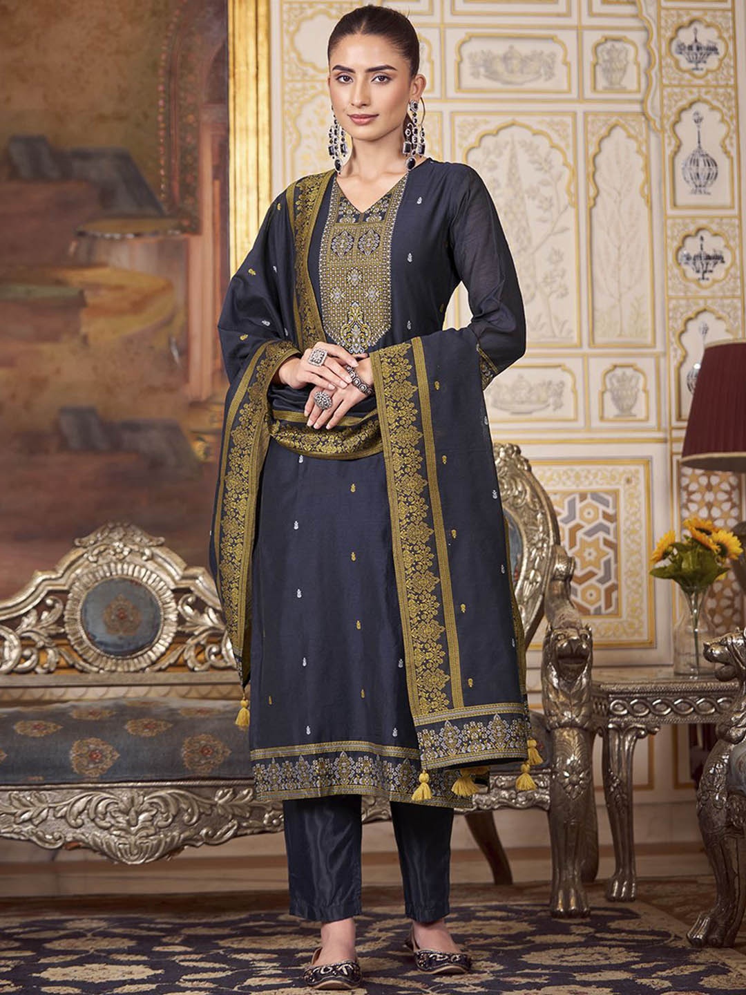 

Fourleaf Women Regular Kurta with Trousers & With Dupatta, Navy blue