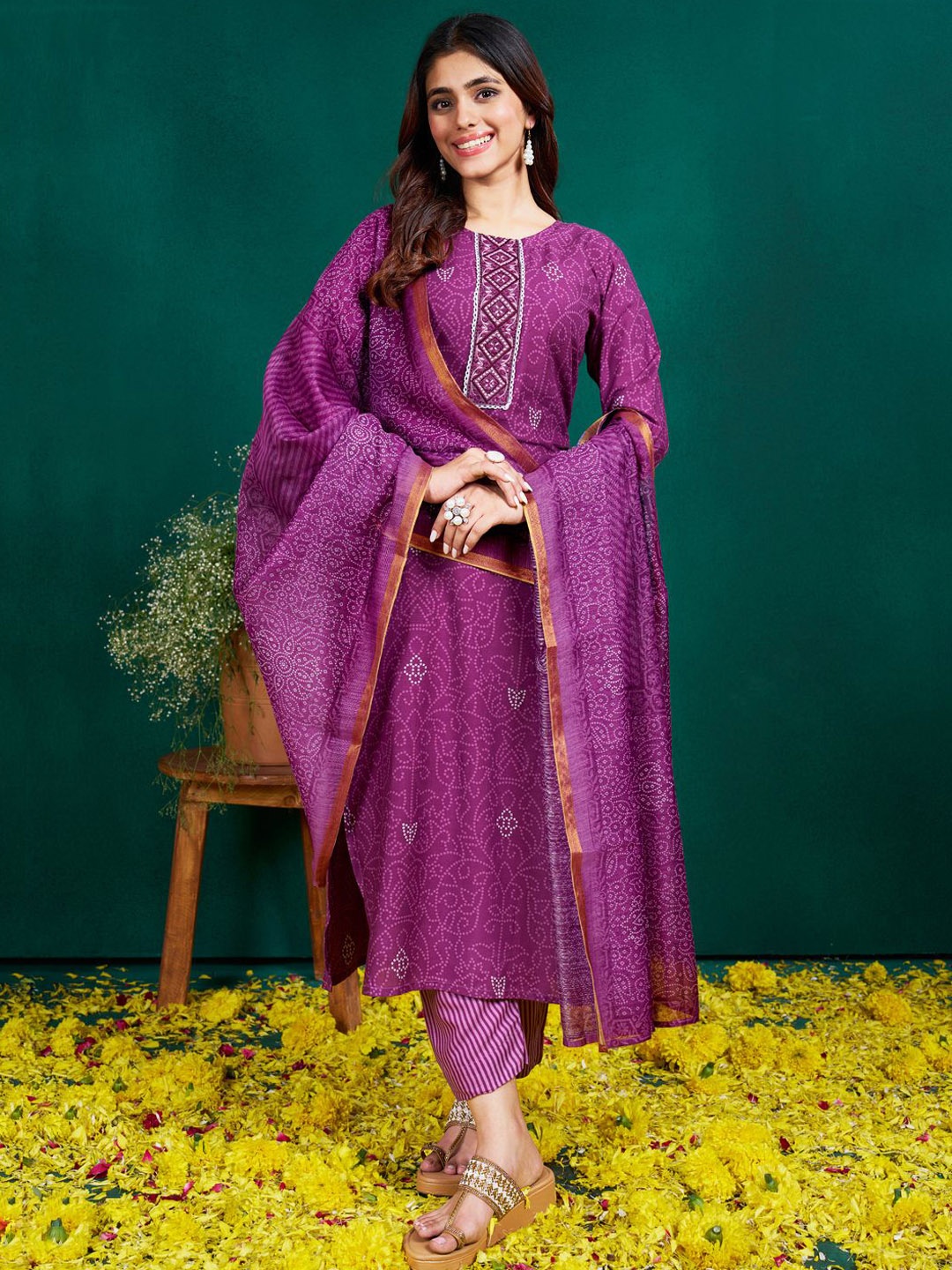 

HERE&NOW Women Floral Printed Regular Kurta with Trousers & With Dupatta, Purple
