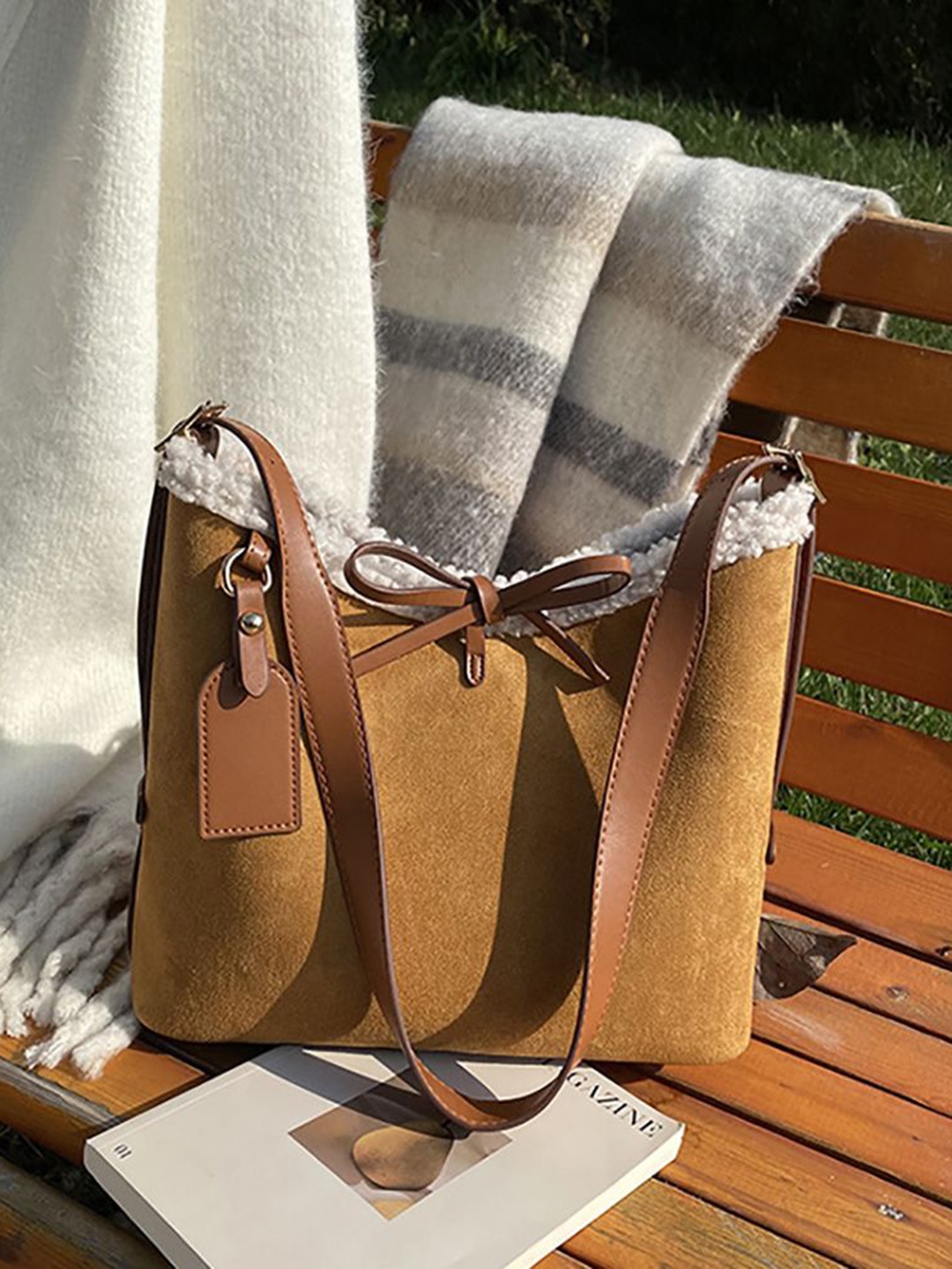 

StyleCast x Revolte PU Bucket Shoulder Bag, Khaki