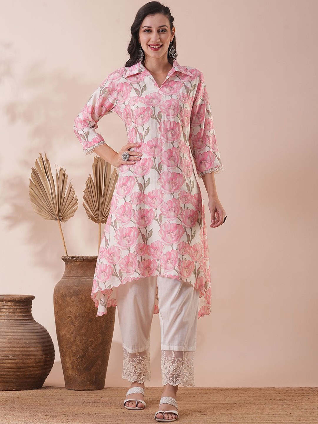 

FASHOR Women Floral Printed Regular Thread Work Kurta with Trousers, Pink