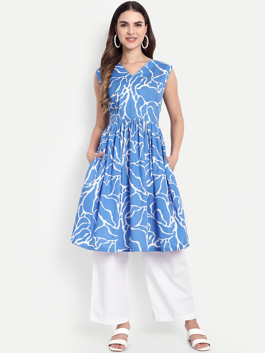 

GAB Printed Pure Cotton Kurta with Palazzos, Blue