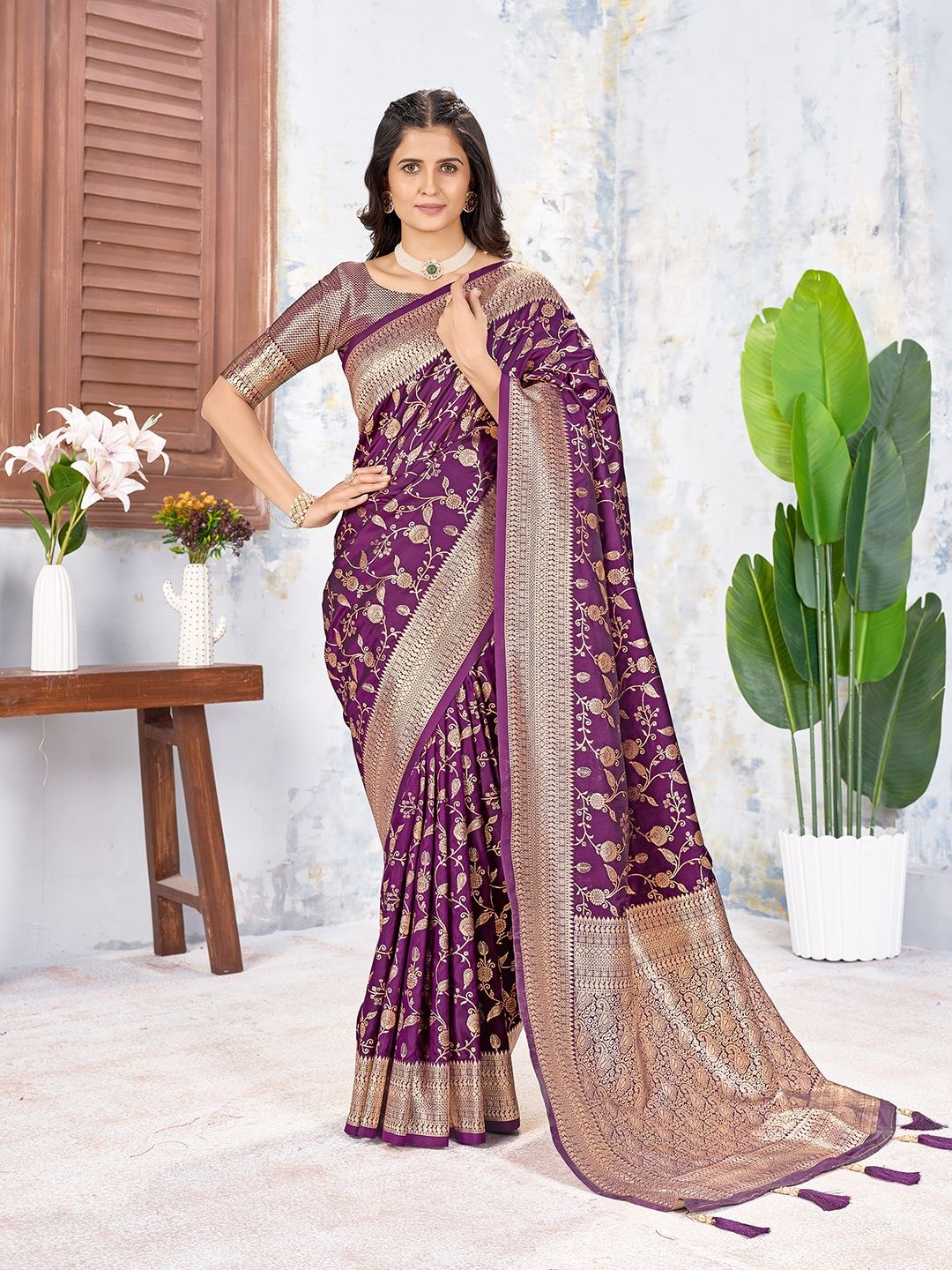 

DIVASTRI Woven Design Zari Silk Blend Kanjeevaram Saree, Purple