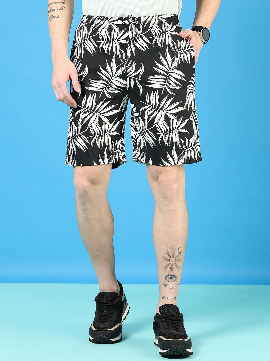 

V-Mart Men Floral Printed Shorts, Black