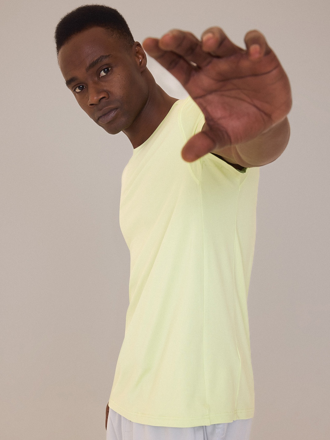 

DeFacto Men V-Neck T-shirt, Na