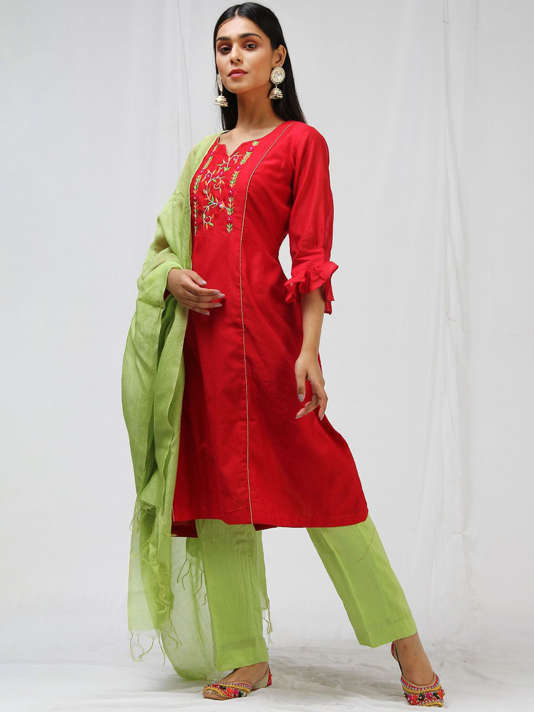

KHUSHBOO AND PANKAJ Women Embroidered Regular Thread Work Kurta with Trousers & With Dupatta, Red