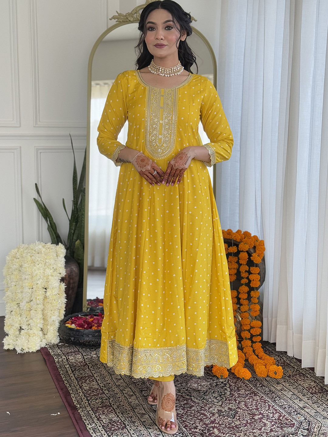 

PARNAVI Women Bandhani Printed Panelled Thread Work Kurti with Trousers & With Dupatta, Yellow