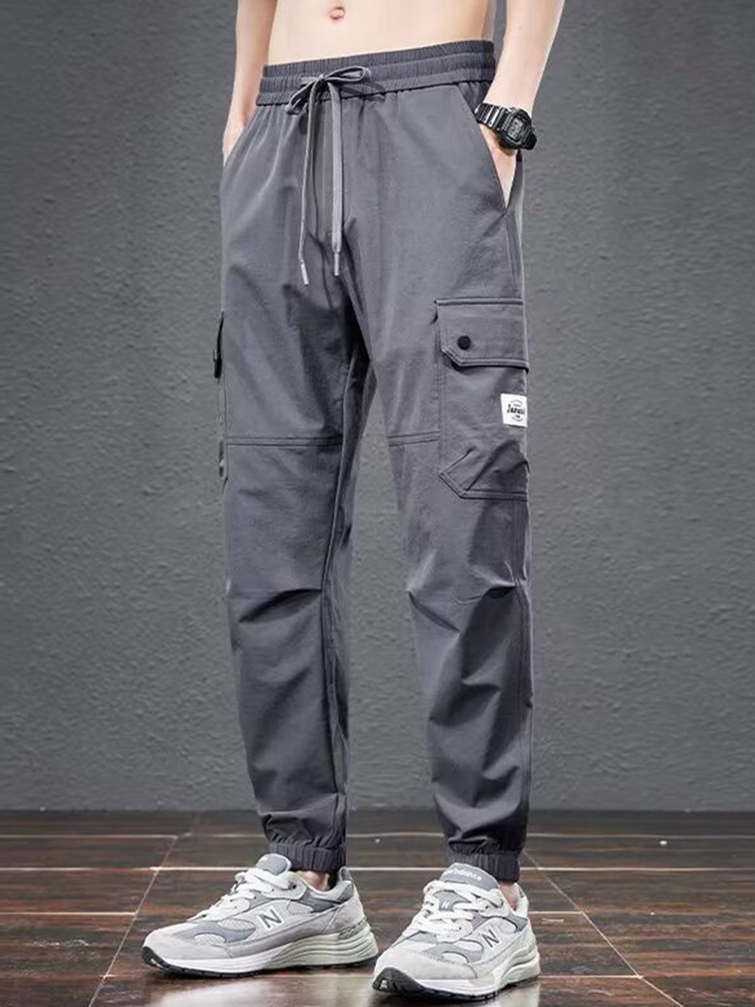 

StyleCast x Revolte Men Loose Fit Easy Wash Cargos Trousers, Grey