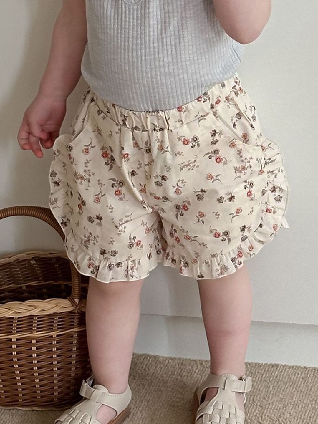 

LULU & SKY Girls Floral Printed High-Rise Shorts, Beige