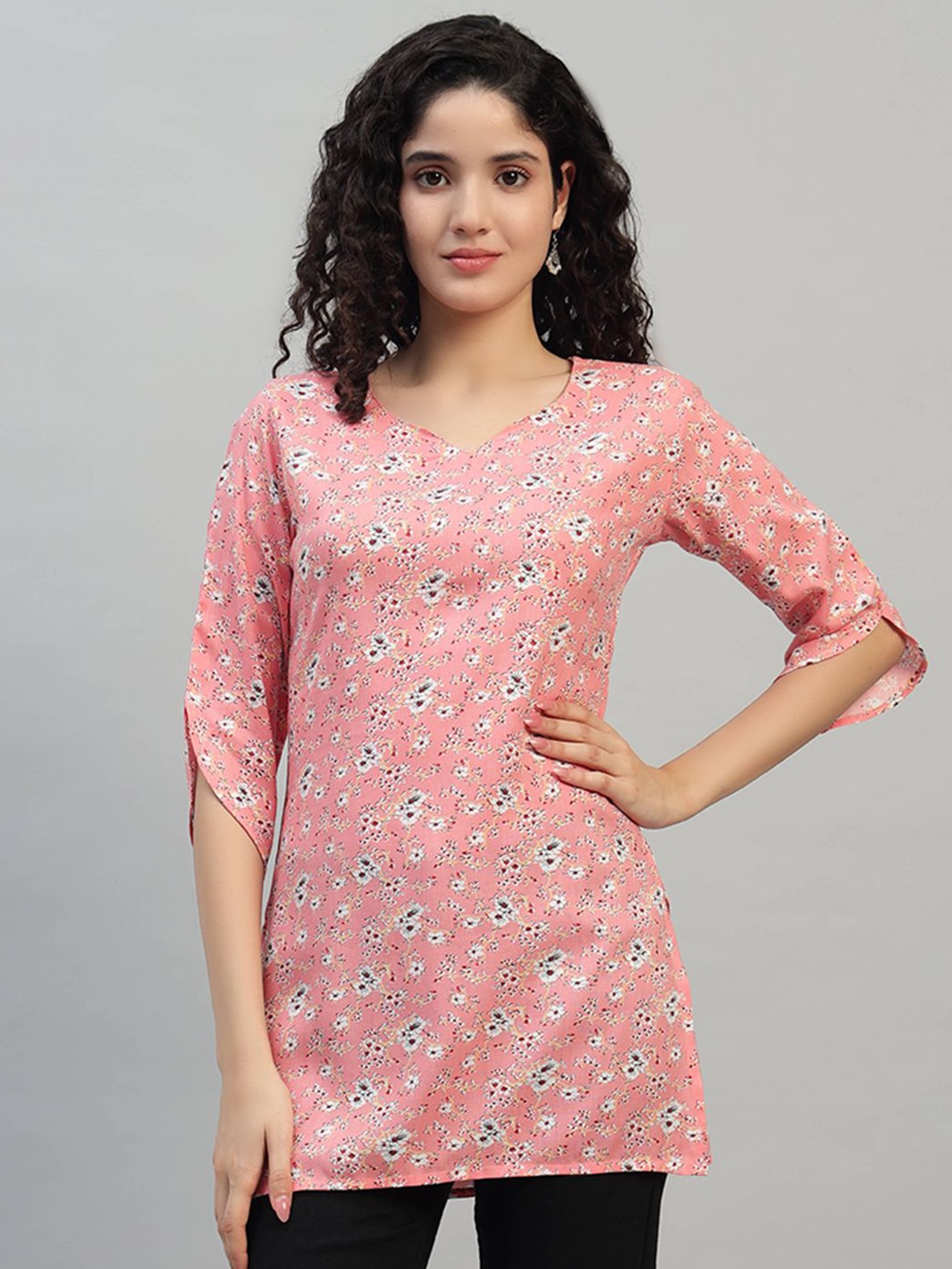 

SHAHVEER CREATION Floral Printed Pure Cotton Kurti, Pink