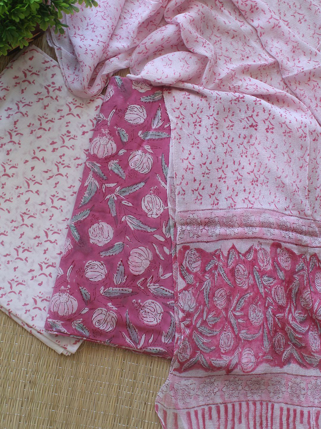 

Weaves of Tradition Printed Pure Cotton Unstitched Dress Material, Pink