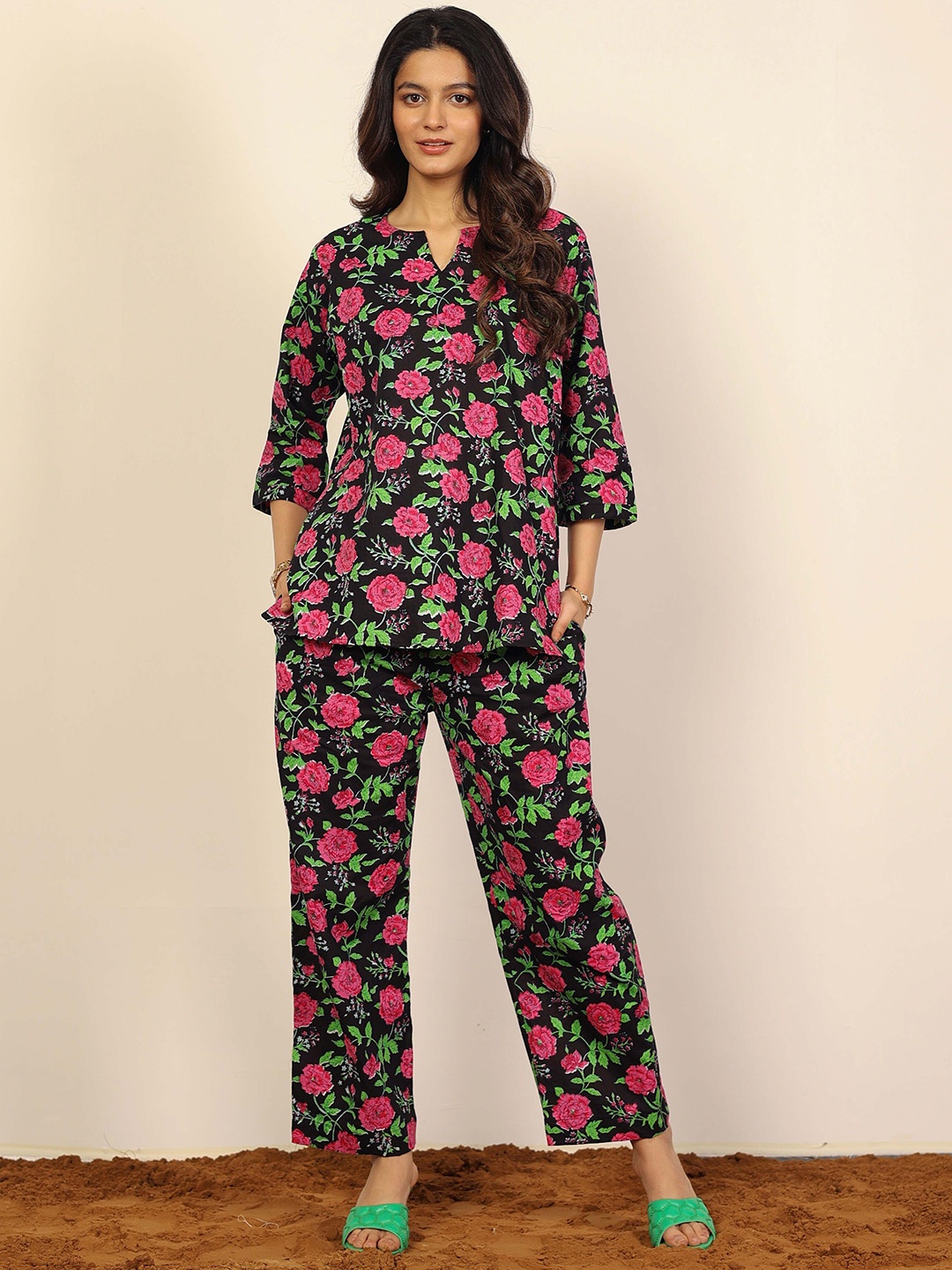 

KAORI BY SHREYA AGARWAL Floral Printed Pure Cotton Tunic & Trouser Co-Ord Set, Black